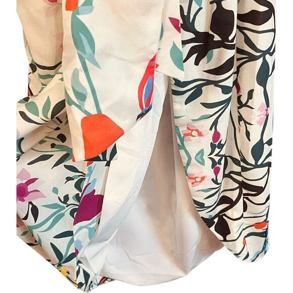 Elliatt Multi One Shoulder Bungalow Dress - Picture 11 of 15